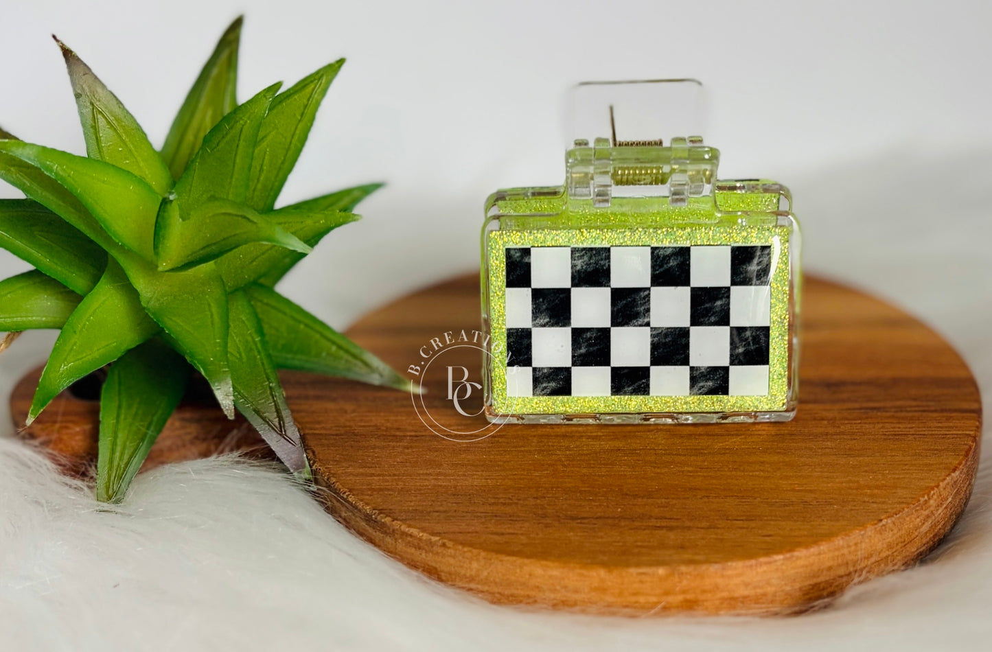 Checkered, 2 in Claw Clip