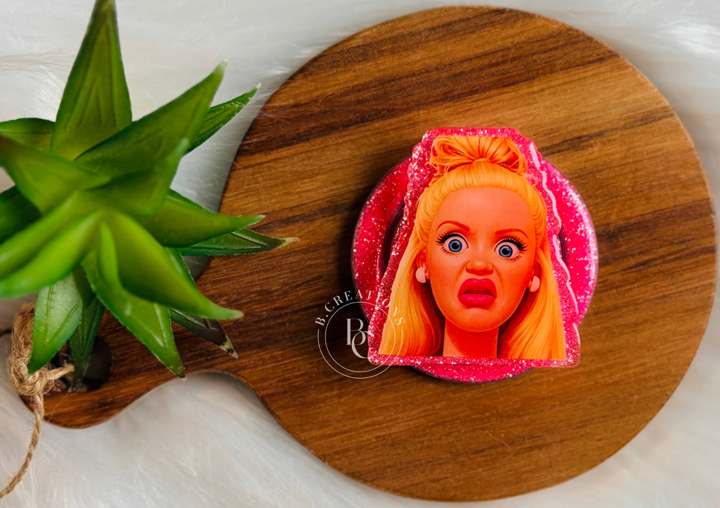 Blonde Barb, Mag Grip